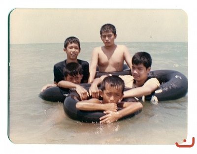 เล่นน้ำที่ชะอำ   ภาพที่  ๔๑๙